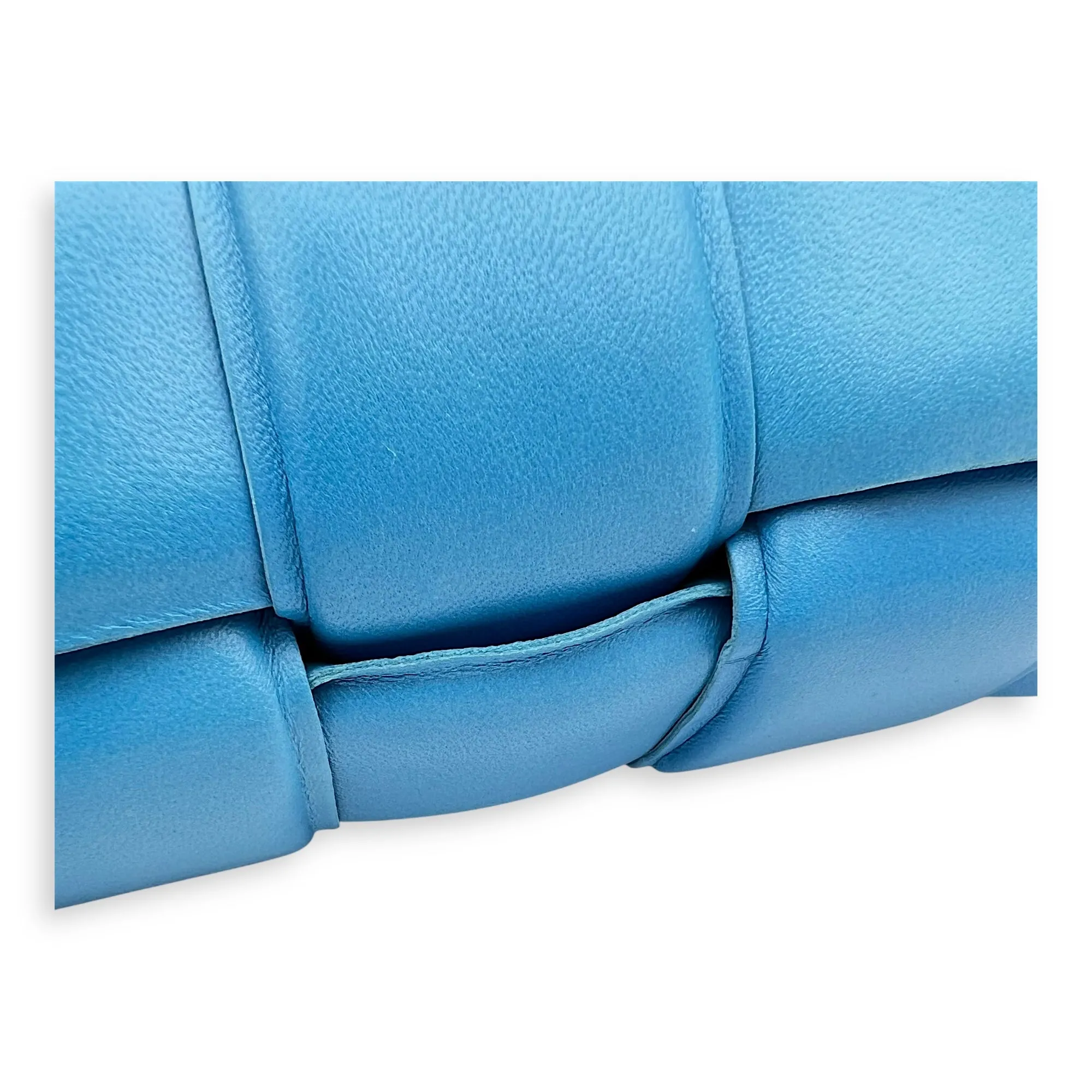 Cassette Crossbody Bag Blue in Lambskin, Gold hardware