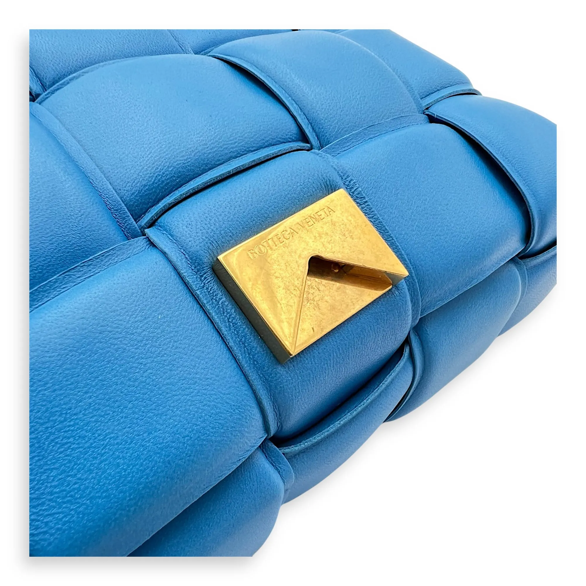 Cassette Crossbody Bag Blue in Lambskin, Gold hardware