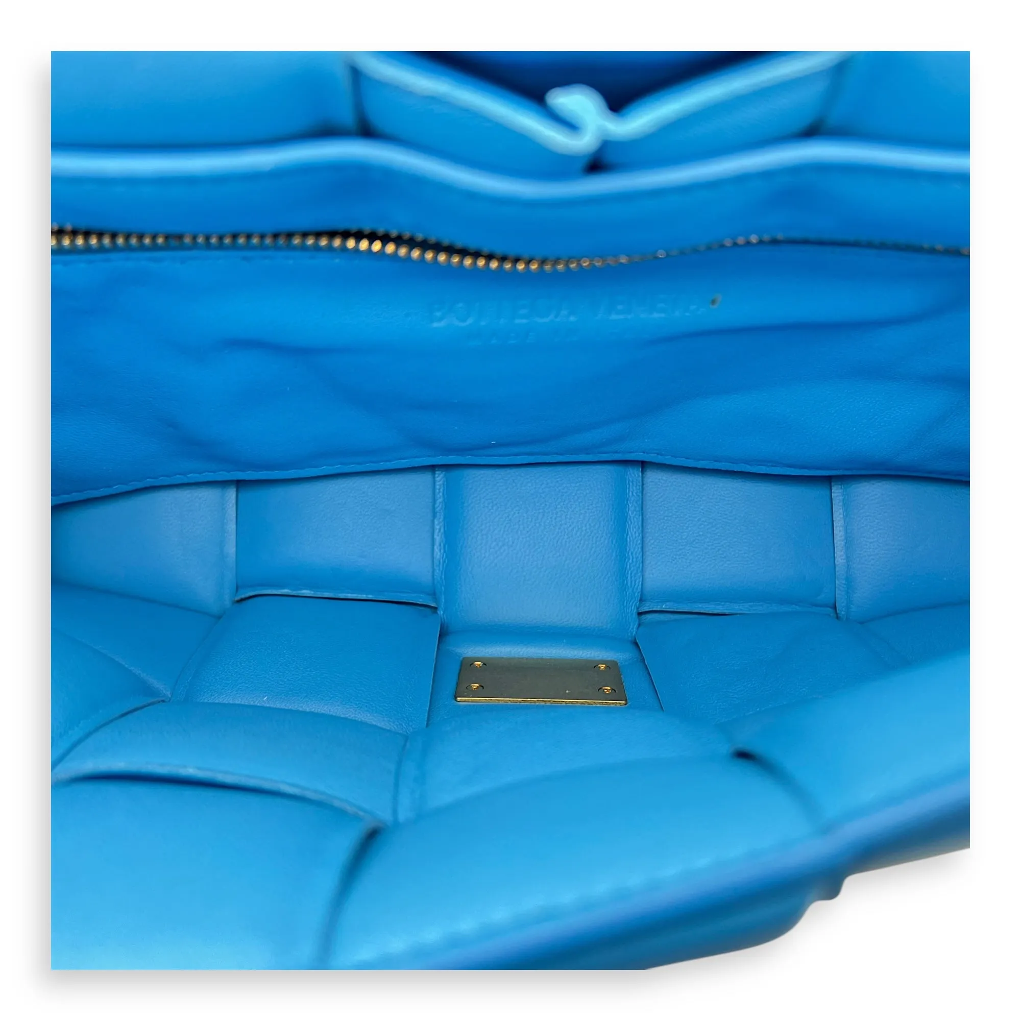 Cassette Crossbody Bag Blue in Lambskin, Gold hardware
