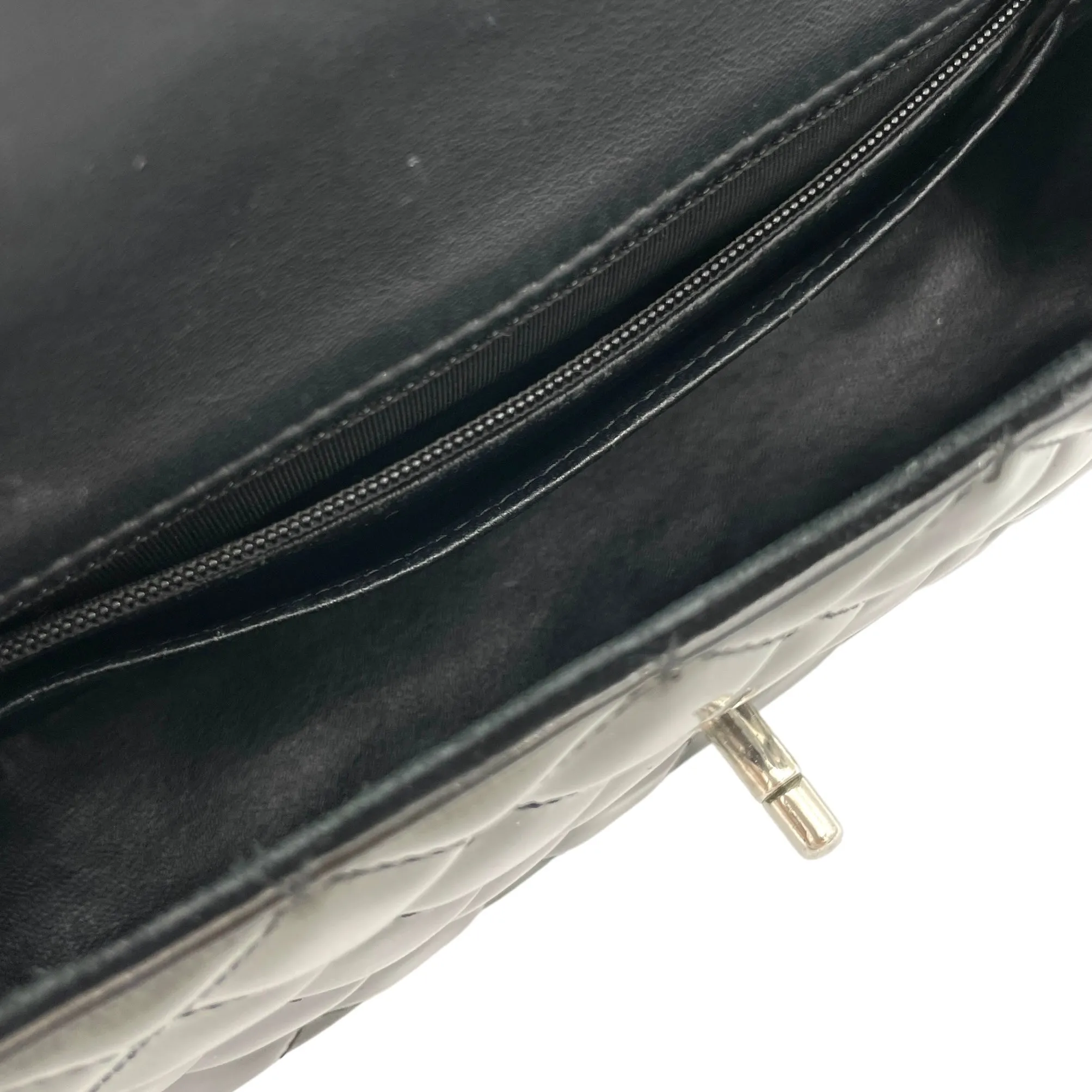 Classic Flap Gradient Black Crossbody Bag in Patent Leather, Silver hardware
