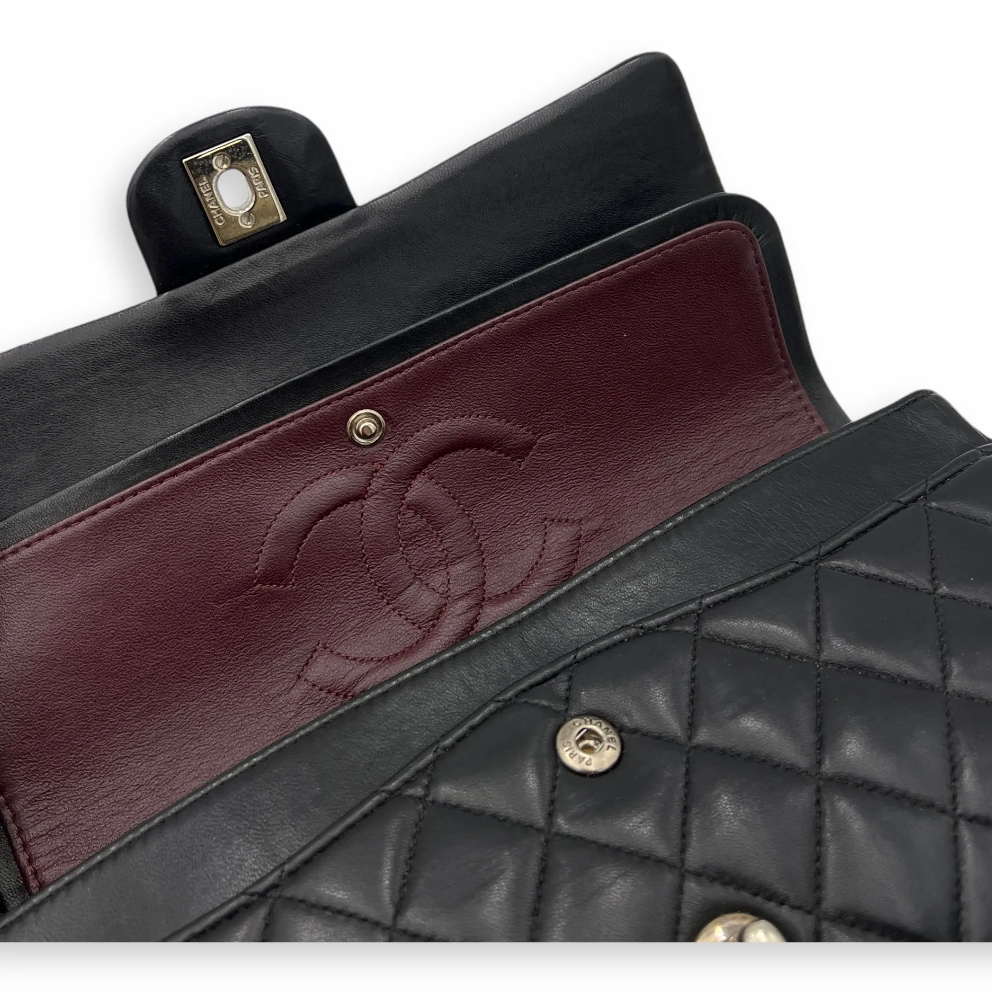 Classic Medium Black Crossbody Bag in Lambskin, Silver hardware