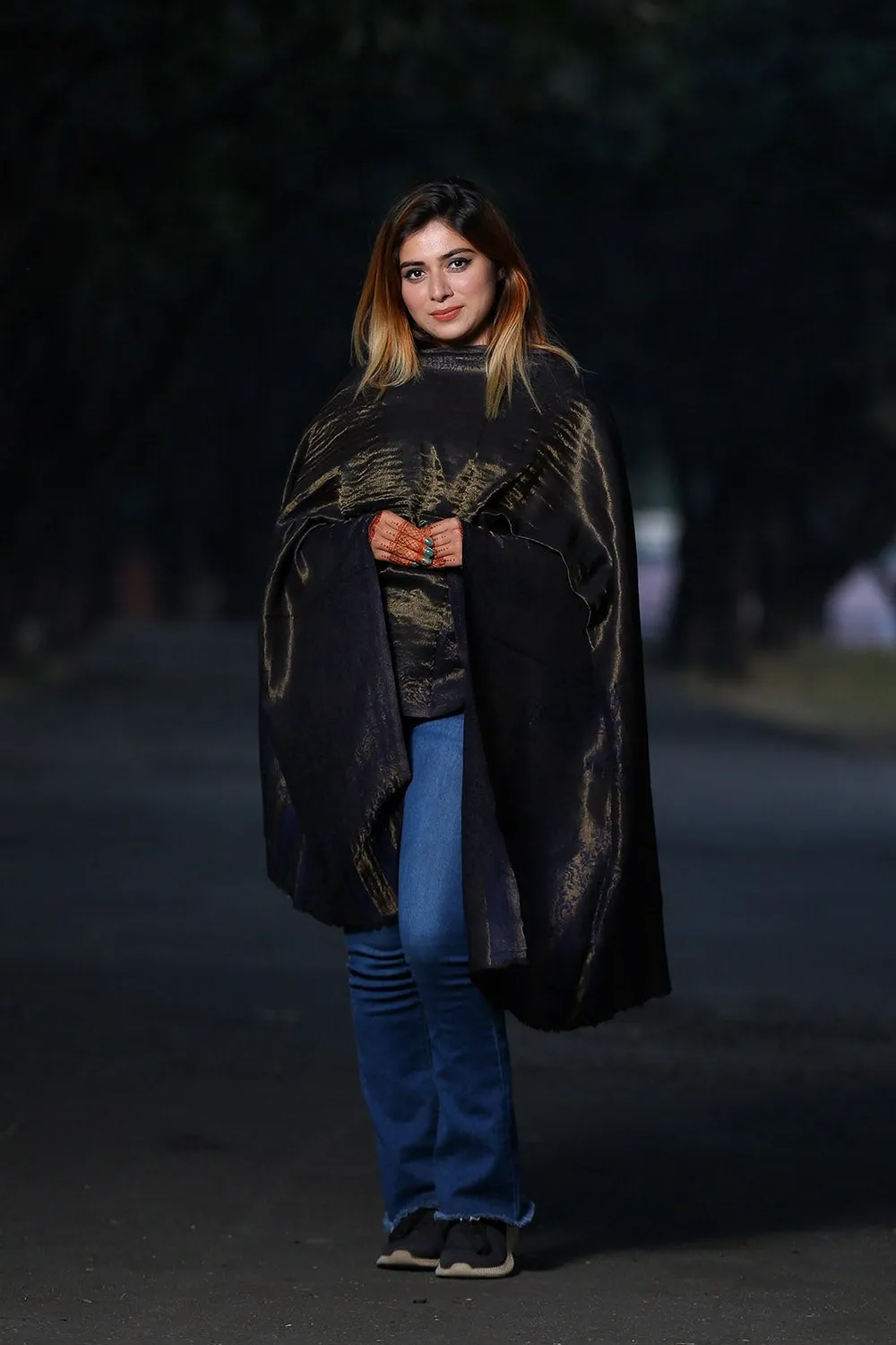 MESMERIZING NAVY BLUE COLOUR ZARI  KASHMIRI STOLE DEFINES FEMINISM AND ENHANCES SOPHISTICATION
