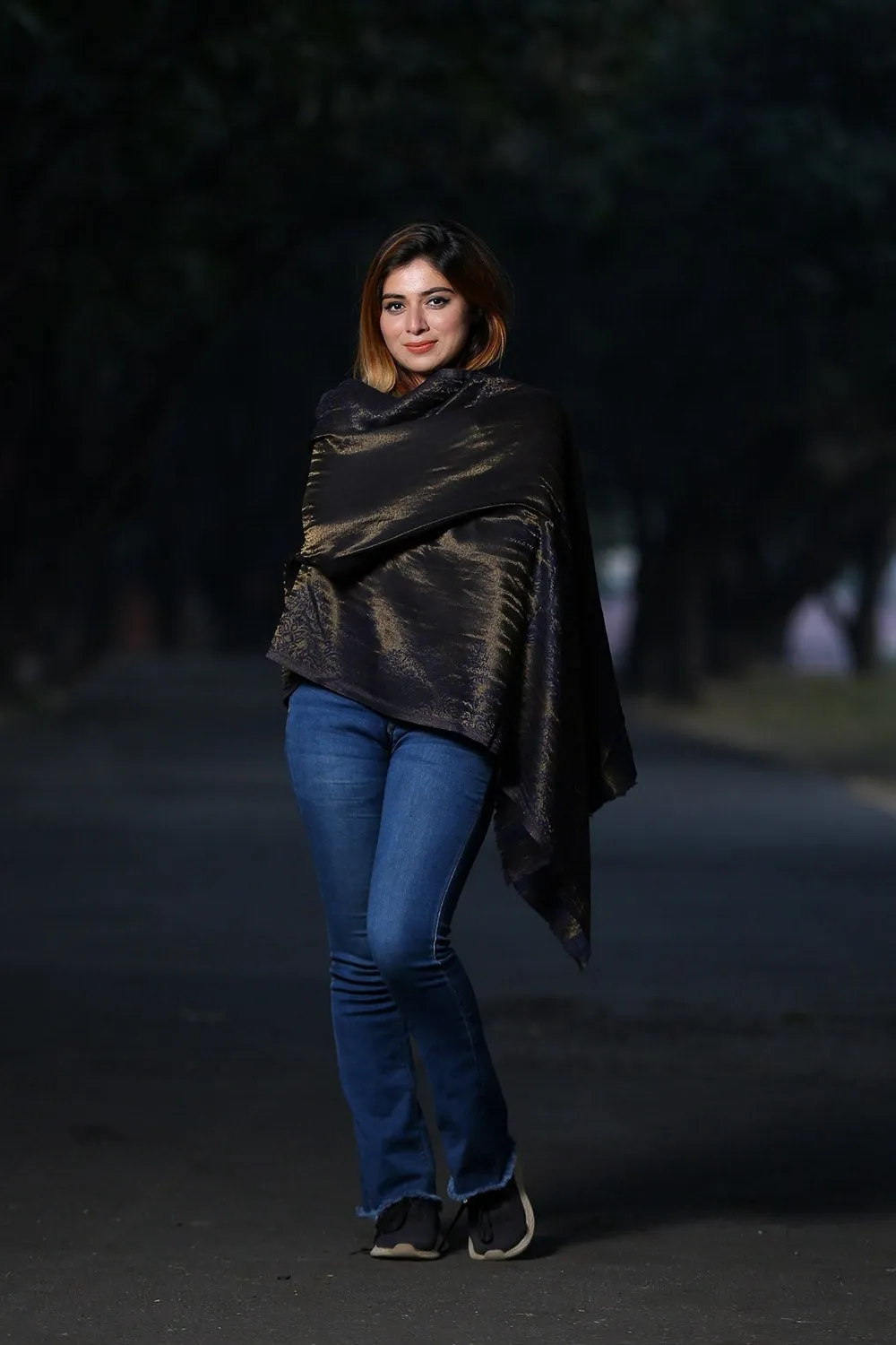 MESMERIZING NAVY BLUE COLOUR ZARI  KASHMIRI STOLE DEFINES FEMINISM AND ENHANCES SOPHISTICATION