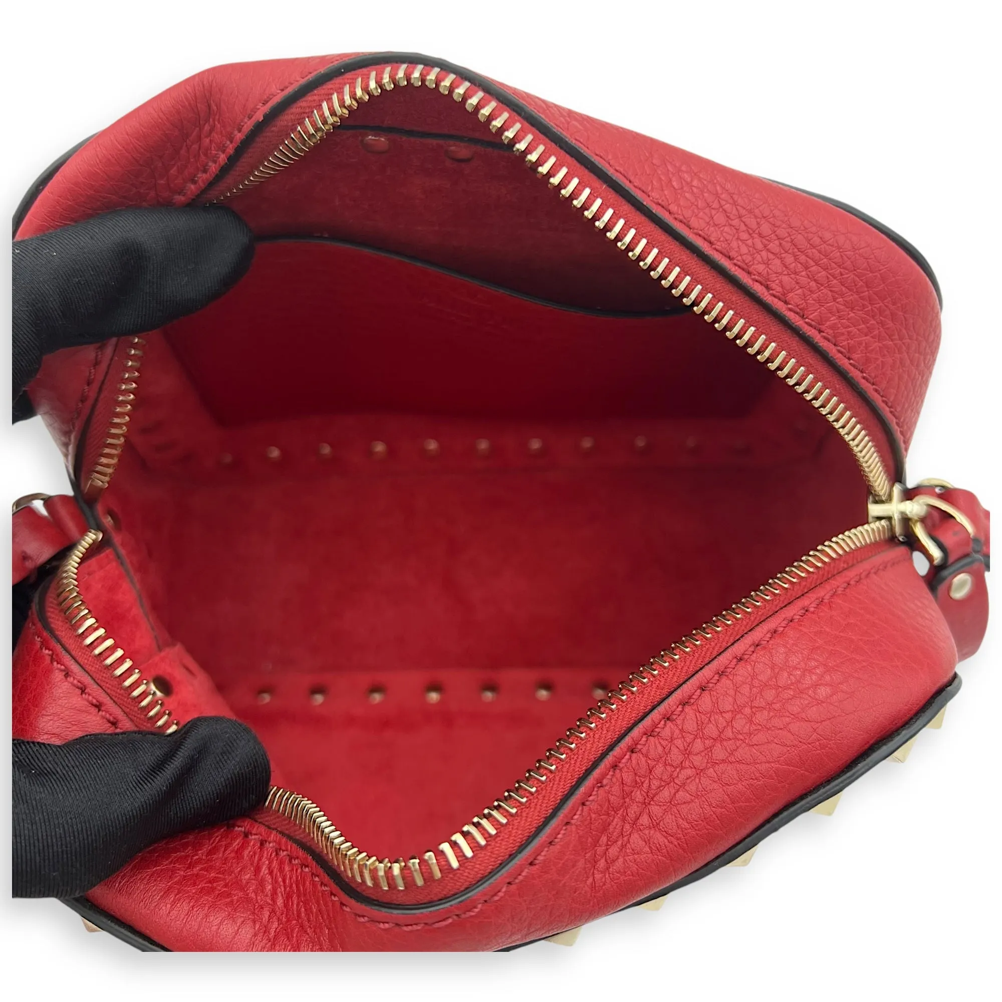 Rockstud Crossbody Bag Red in Calfskin, Silver hardware