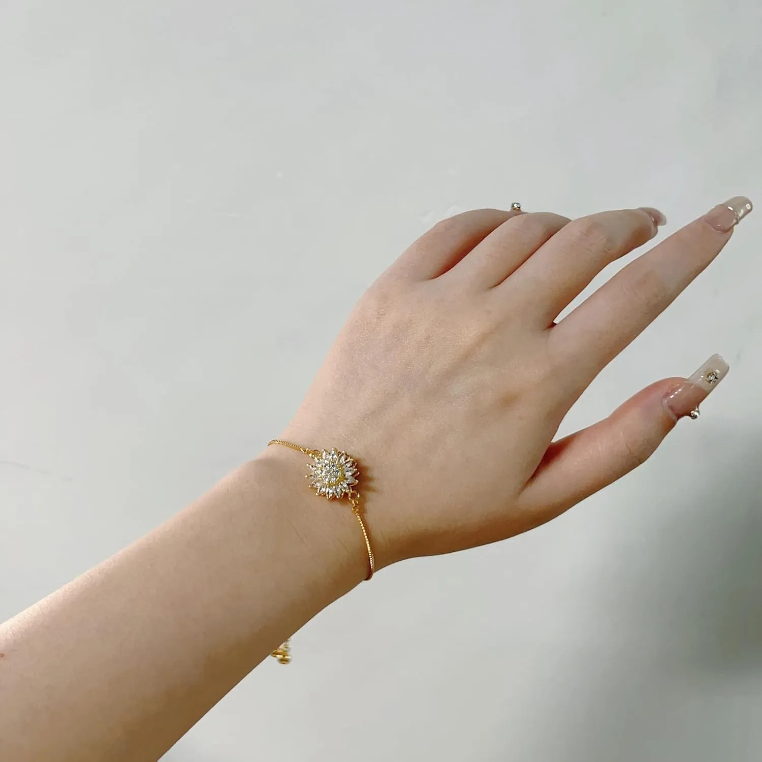 Spinning Sunflower Bracelet for Women 7"-9" Adjustable Flowers Rhinestone Fidget Bracelets for Tiny Wrist Sparkly Flower Anxiety Bracelet Cubic Zircon Sunflowers Mood Statement Bracelets Worry Relieving Jewelry Accessories