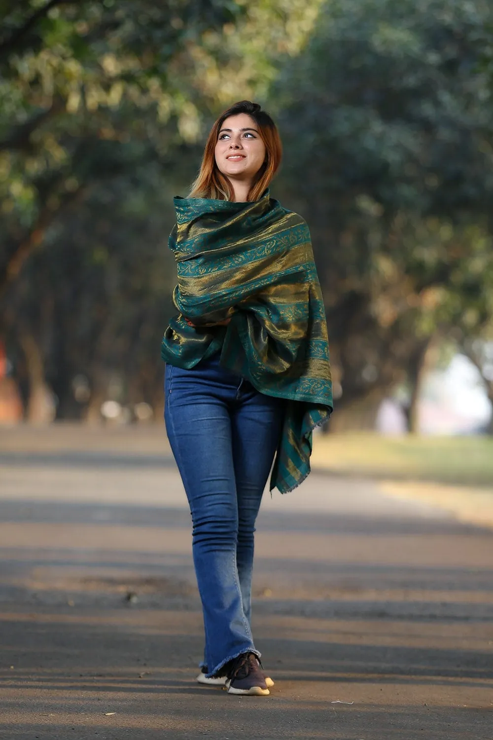 TURQUOISE BLUE/GREEN COLOUR ZARI KASHMIRI STOLE DEFINES ROYAL AND LUXURIOUS EXTREMELY COMFORTABLE FOR ALL EVENTS