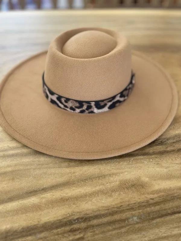 WIDE BRIM BOATER HAT